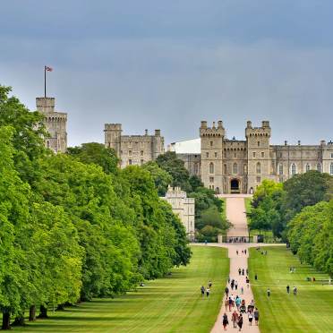Park walk to the Windsor Castle