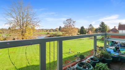 Balcony at 4 Chalfont House